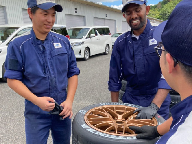 千葉スバルのメカニック 第5大会 岡山国際サーキット